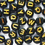 Letterkraal, Mix, Letters, Plat rond, Acryl, Zwart/Goud, 7x4mm, 100 st