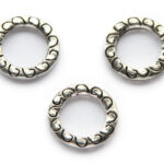 Tweezijdig bewerkte metalen ring, 13mm, 10 st